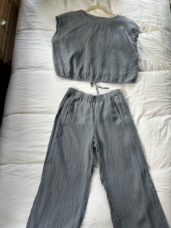 Velvet by Graham & Spencer Pants - Two-Piece Blue Gray Linen-Blend Top and Pants Set